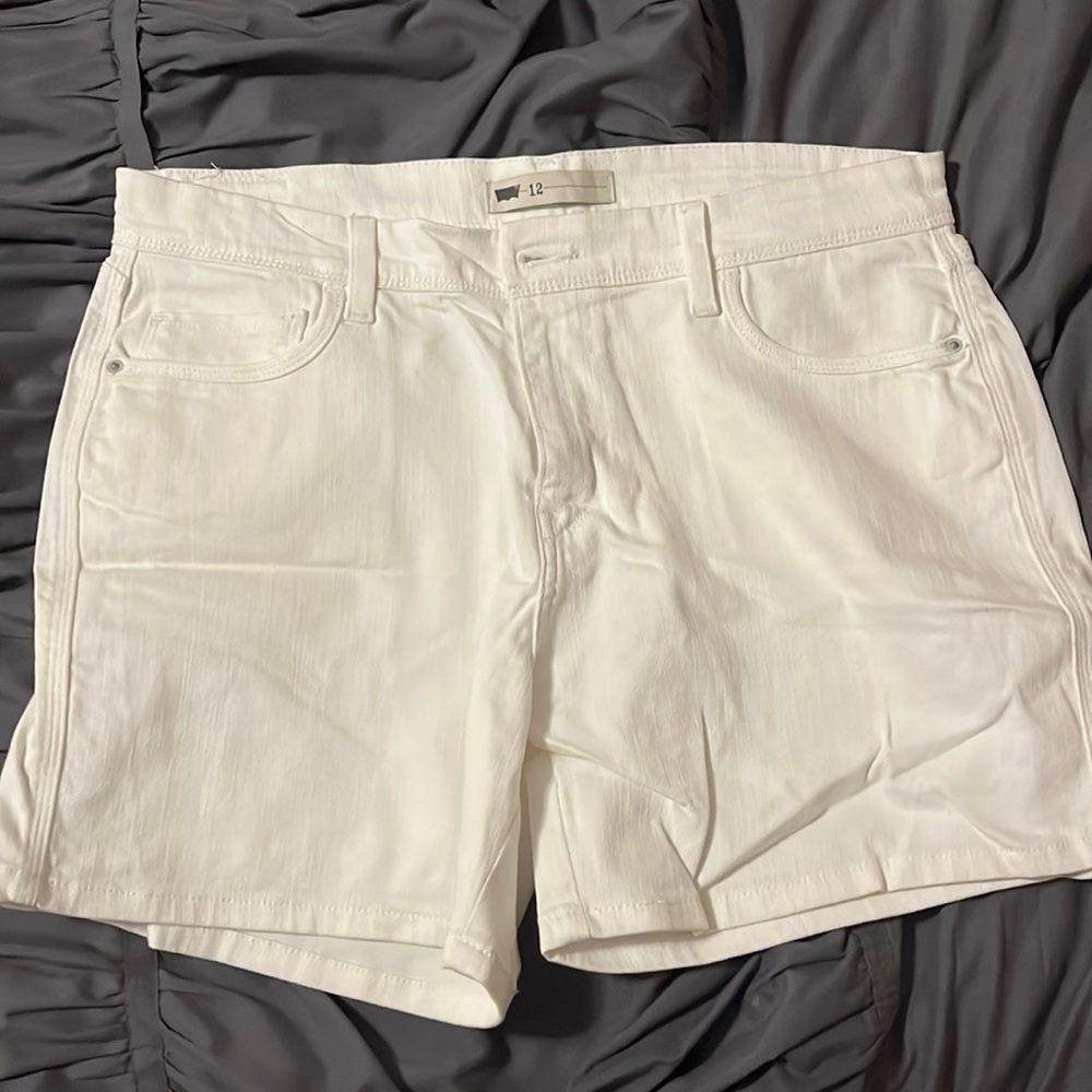 Women’s White Denim Levi Shorts